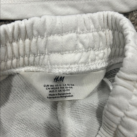 Kids White Bottoms and Sweatshirt Set - Picture 2 of 3